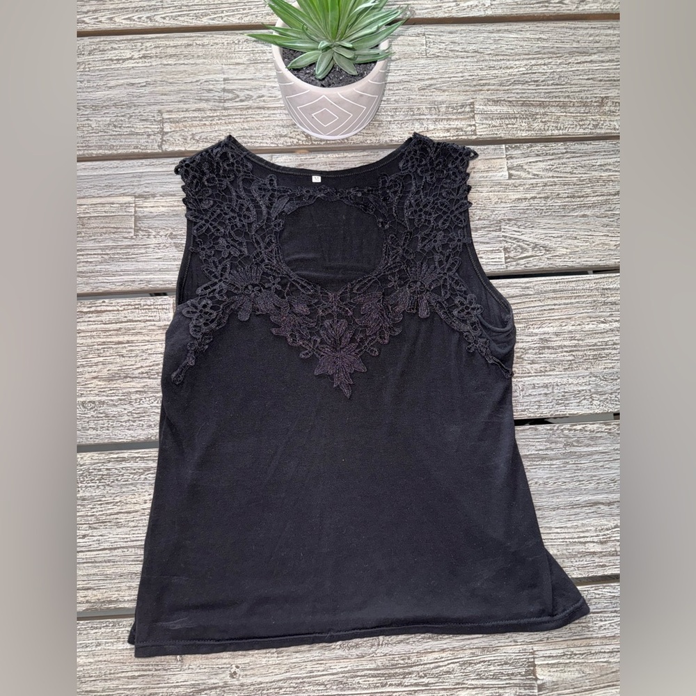 Women's Embroidered Floral Neck Keyhole Tank Top, Size Medium, Black